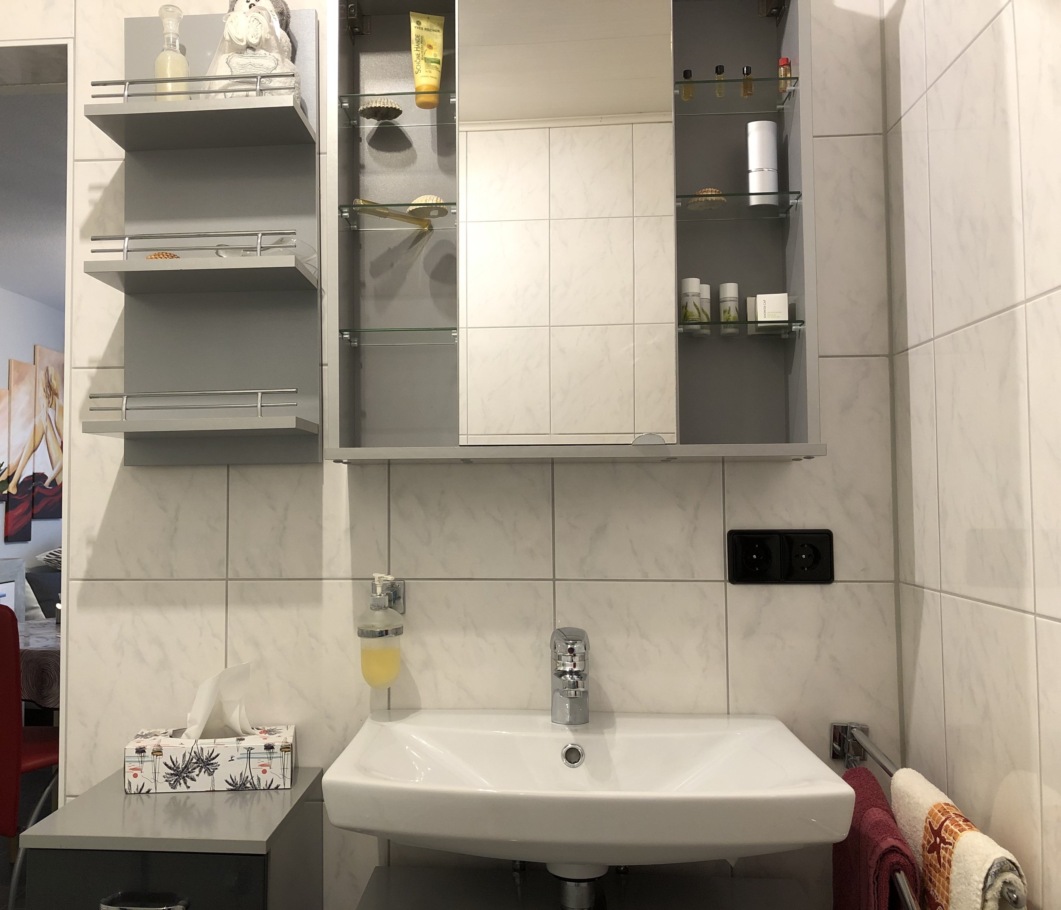 Unser Badezimmer mit Fenster